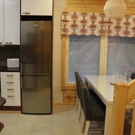 Holiday home Aurinkokunta Homes